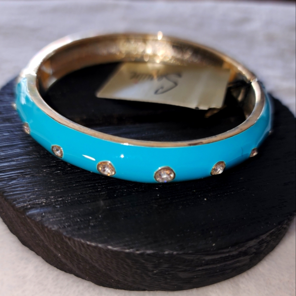 Elegant Turquoise and Gold Bangle Bracelet